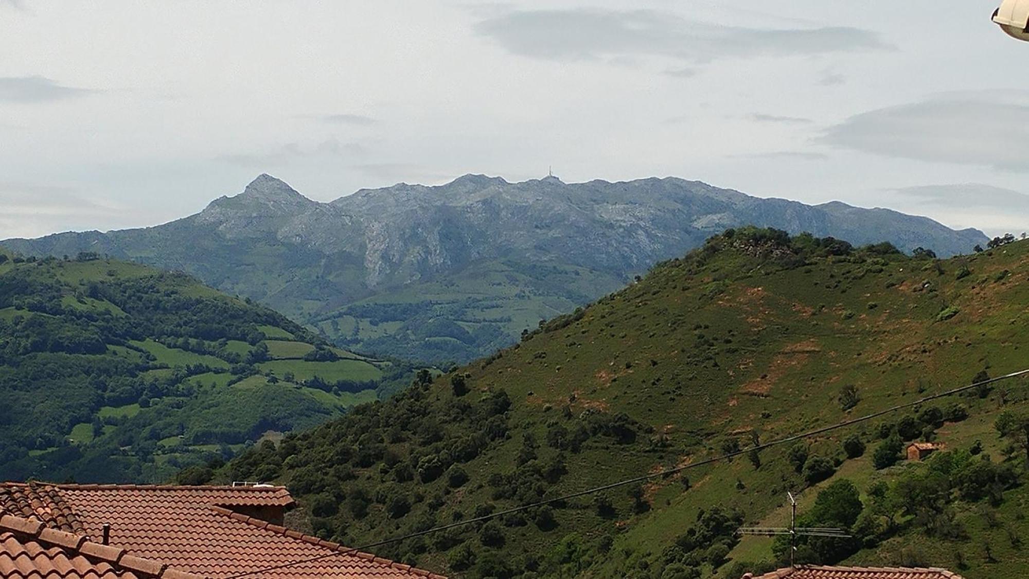 La Casa'l Cantirin Holiday home Pola de Lena